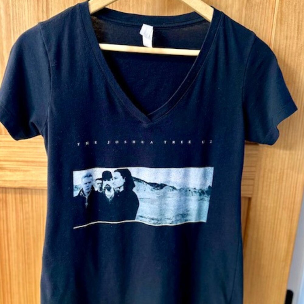 U2 Black Graphic T-shirt Joshua Tree Rock Band Women's Sz Medium